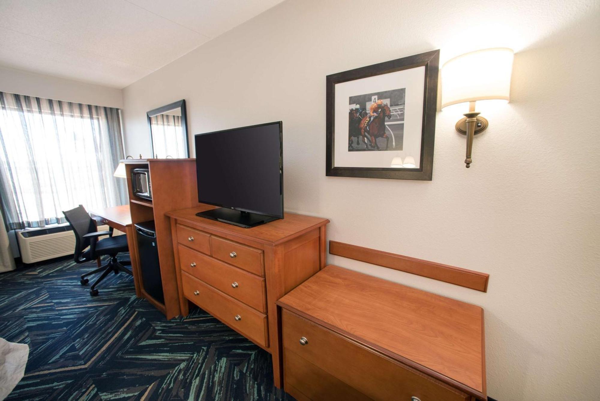 Hampton Inn Clarksville Exterior photo