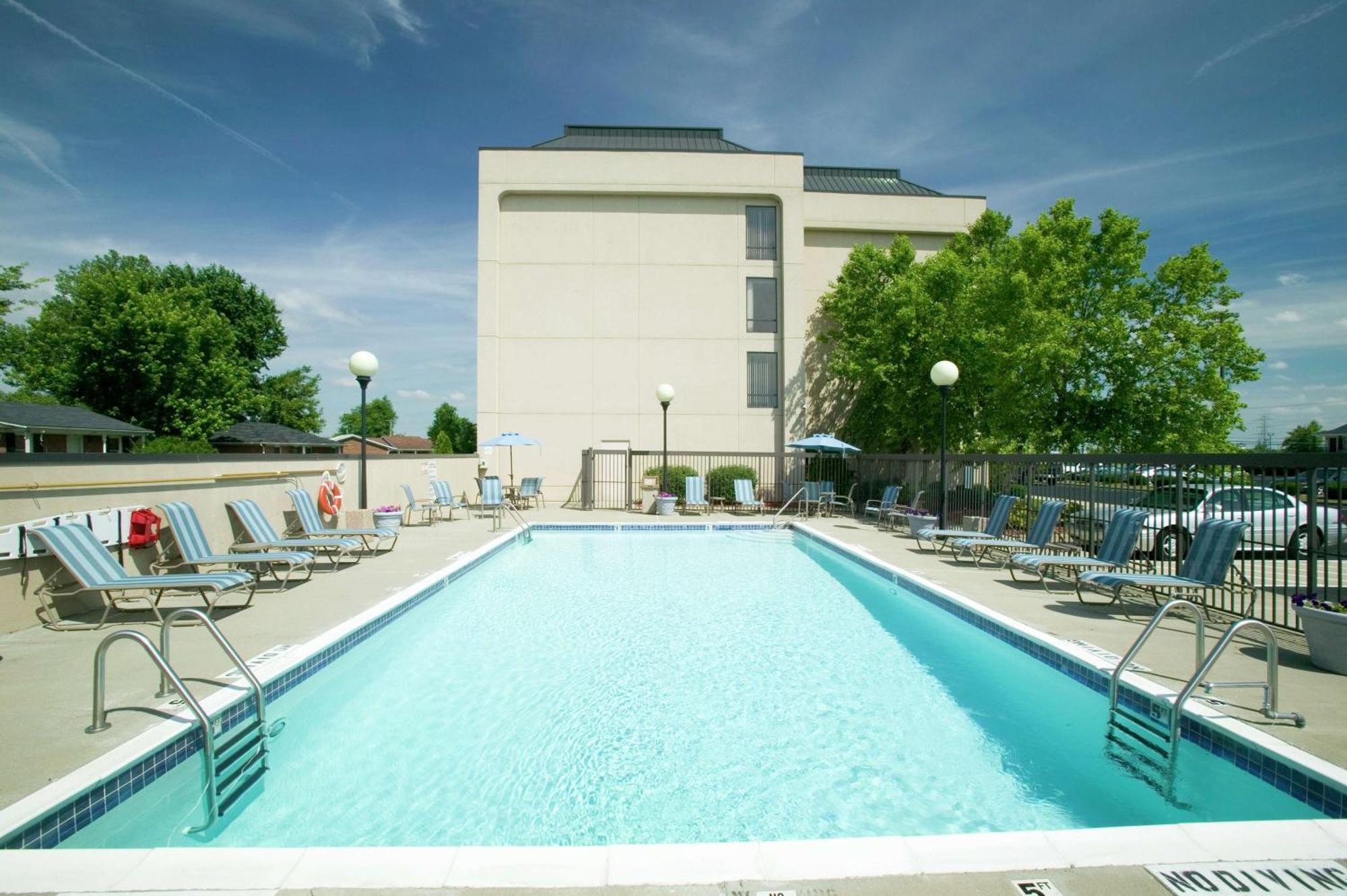 Hampton Inn Clarksville Exterior photo