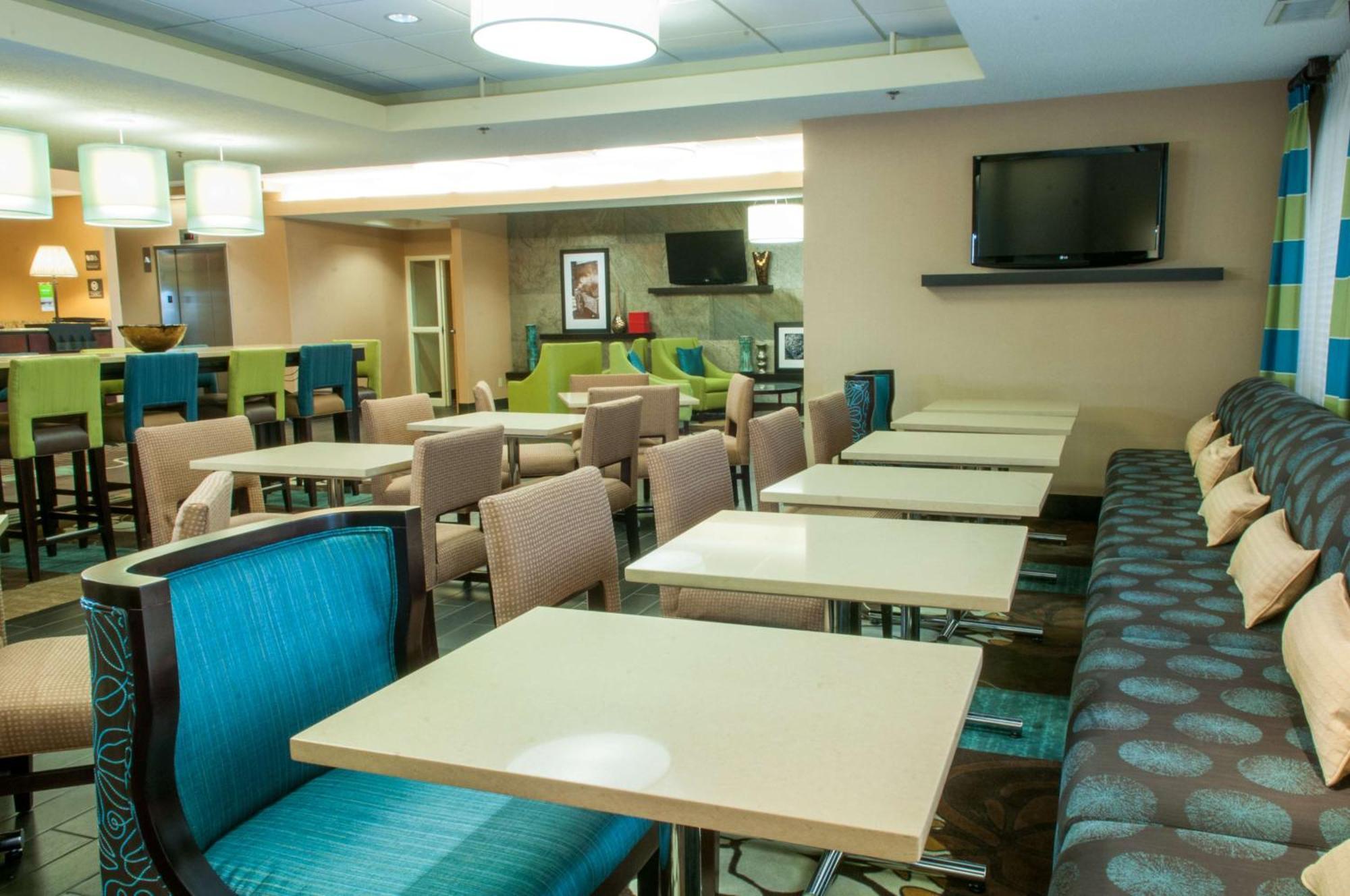 Hampton Inn Clarksville Exterior photo