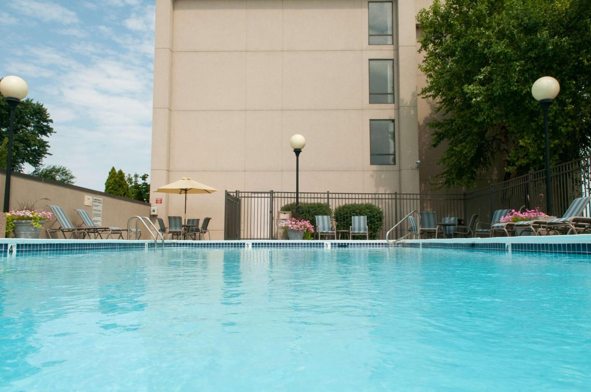 Hampton Inn Clarksville Exterior photo