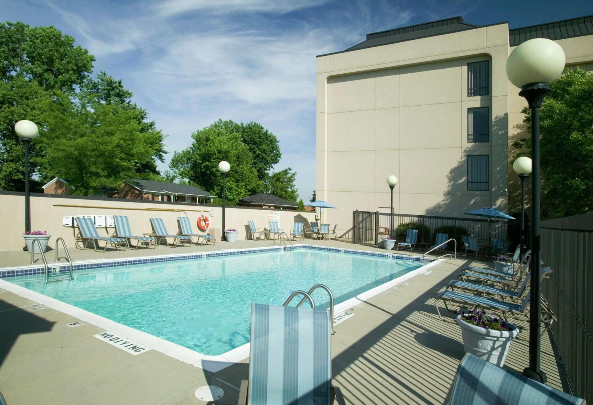 Hampton Inn Clarksville Exterior photo